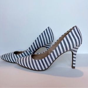 Nwot chambray striped heels